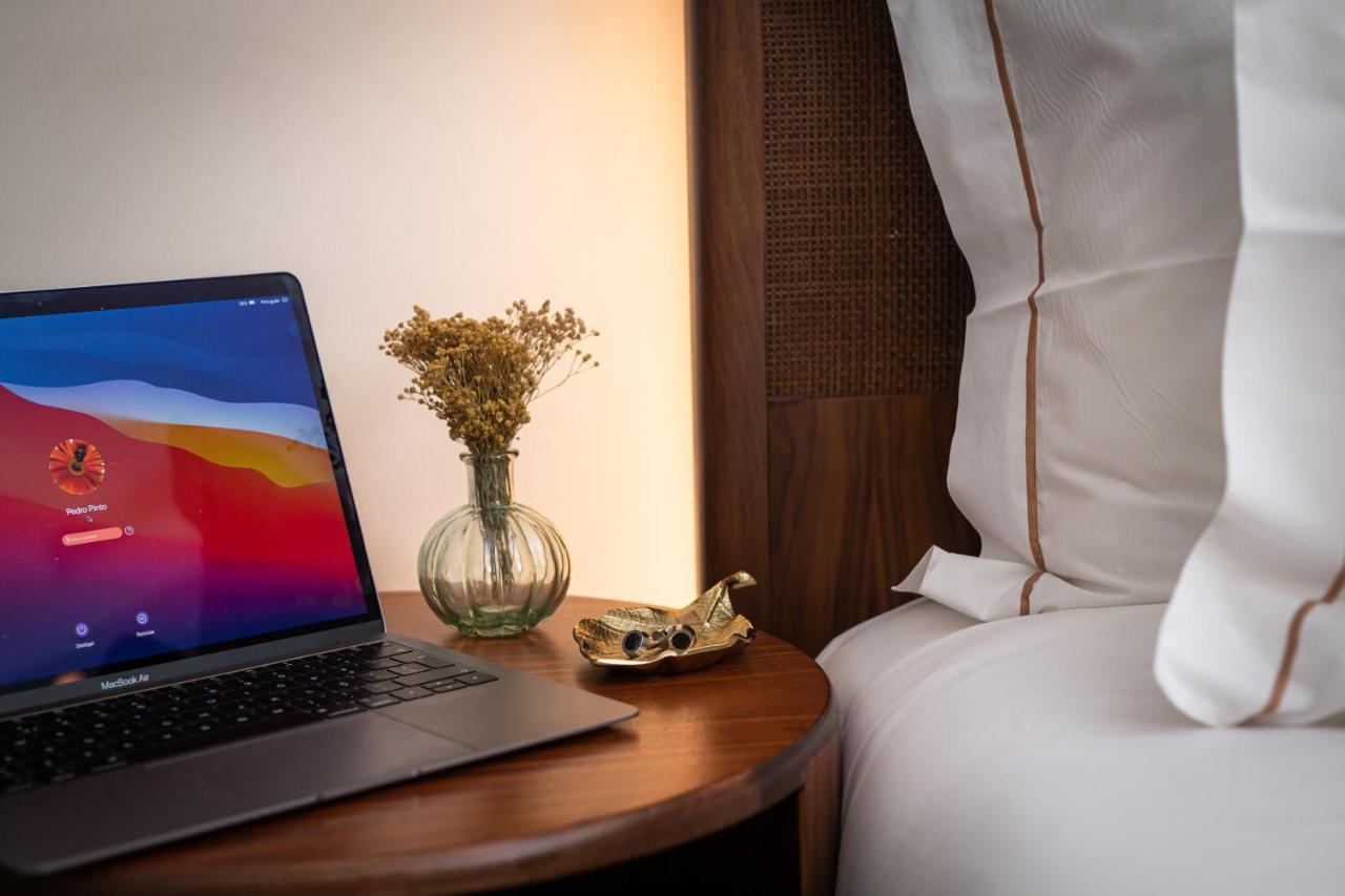 Corpo Santo Lisbon Historical Hotel Exterior photo A 13-inch MacBook Pro with the new "Apple Silicon" Apple M1 chip