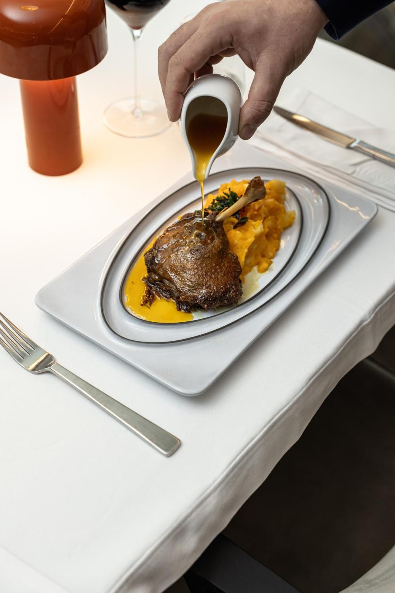 Corpo Santo Lisbon Historical Hotel Exterior photo A lamb leg confit