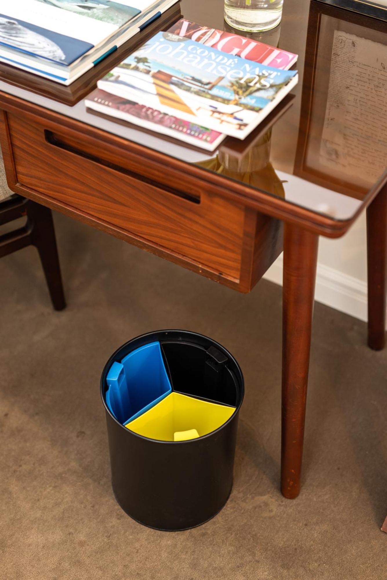 Corpo Santo Lisbon Historical Hotel Exterior photo A waste bin with compartments for different types of waste